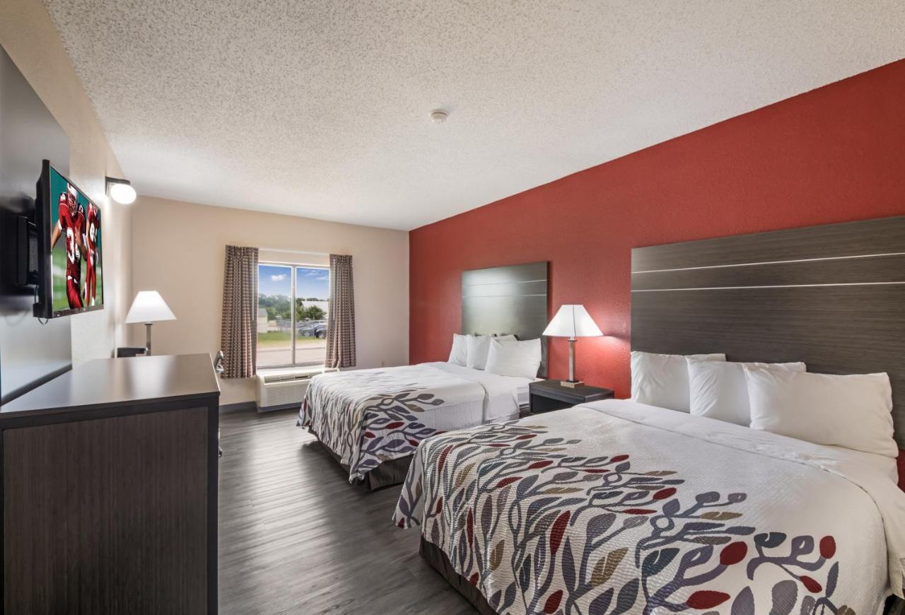 Red Roof Inn & Suites Austin East - Manor Extérieur photo