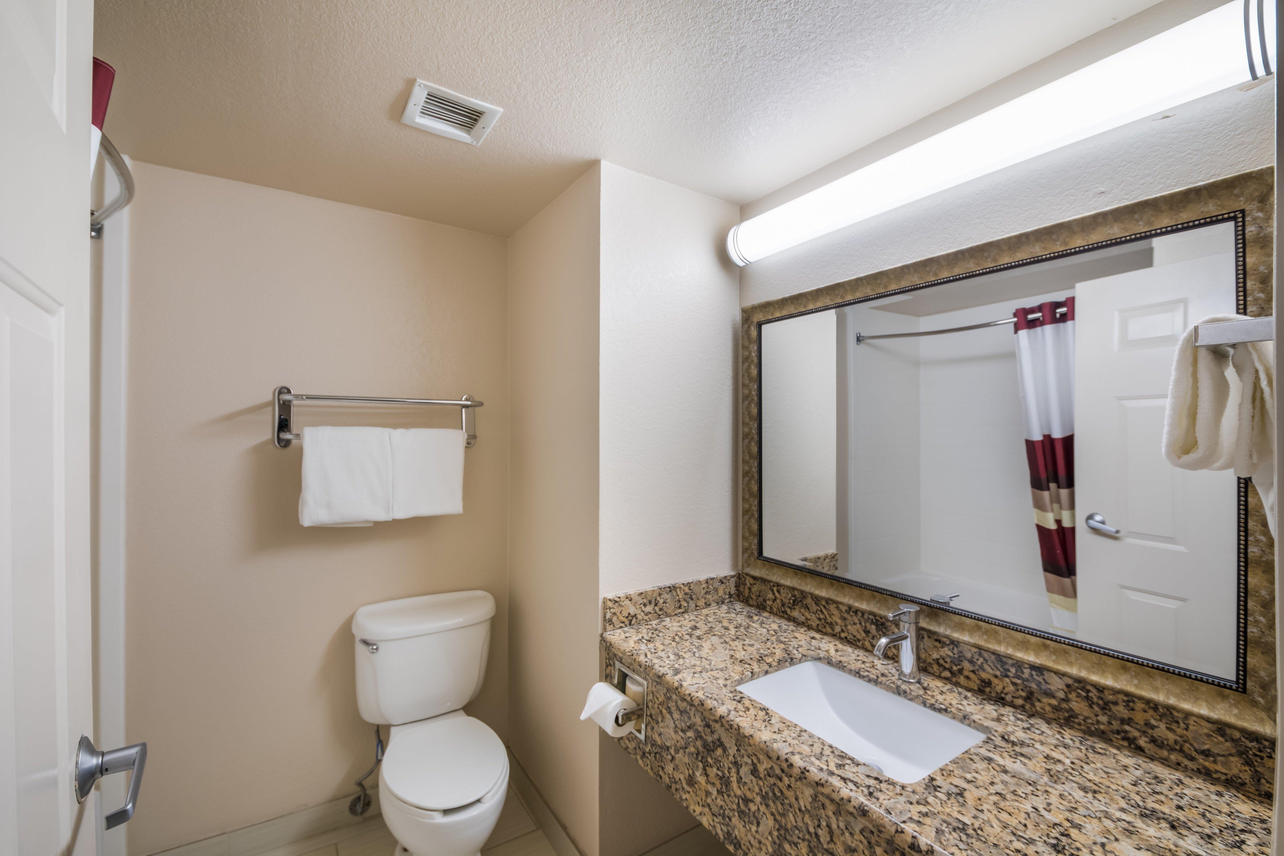 Red Roof Inn & Suites Austin East - Manor Extérieur photo