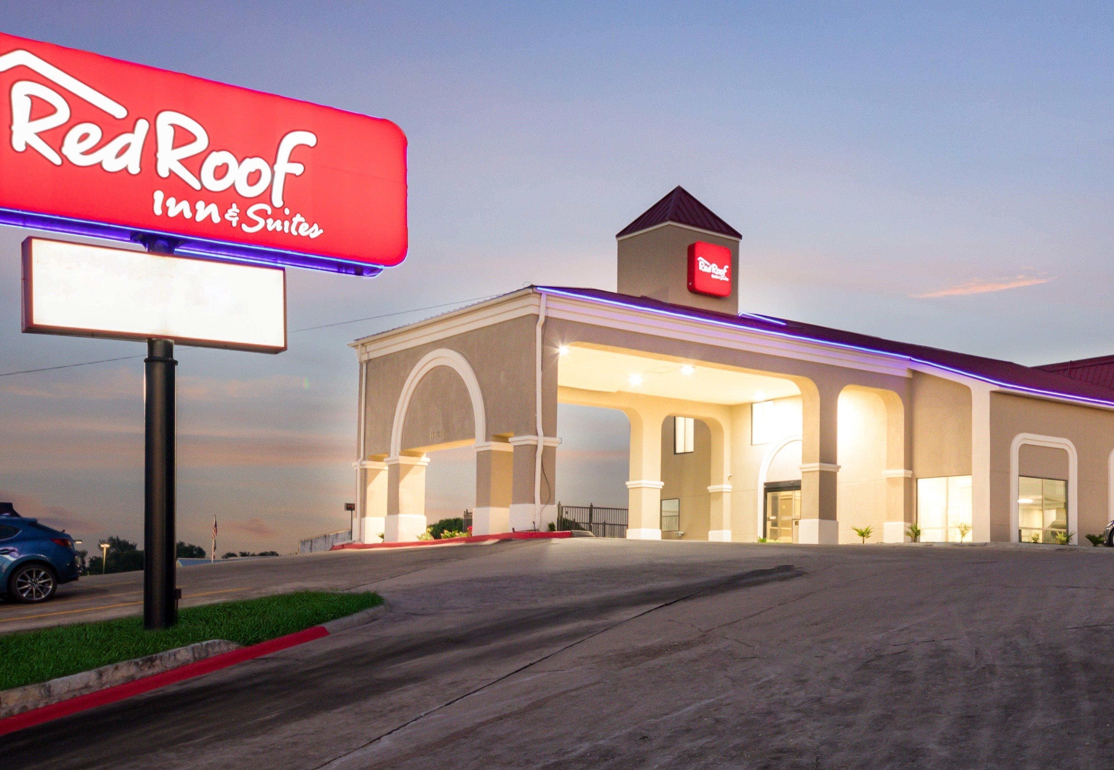 Red Roof Inn & Suites Austin East - Manor Extérieur photo