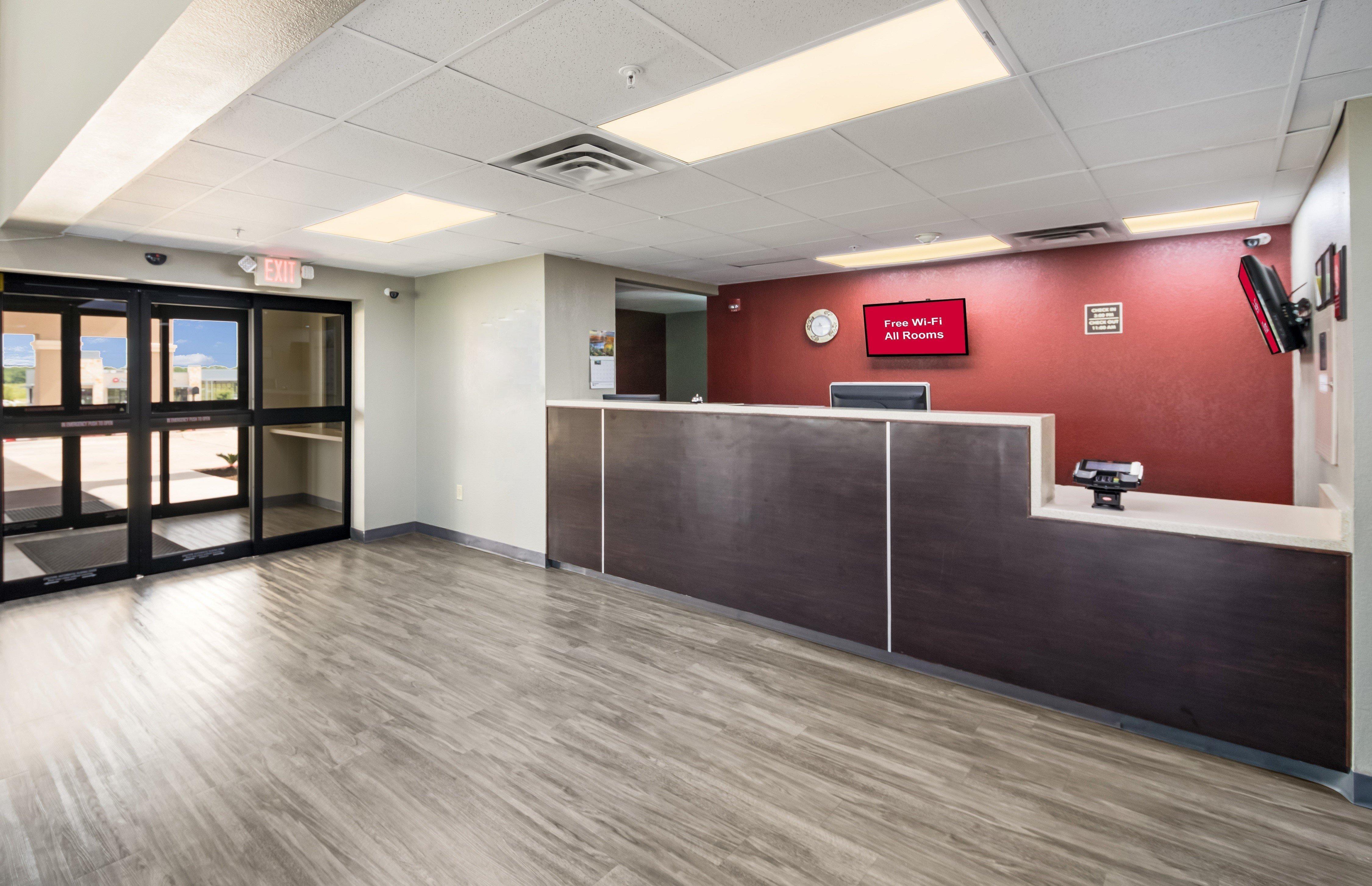 Red Roof Inn & Suites Austin East - Manor Extérieur photo