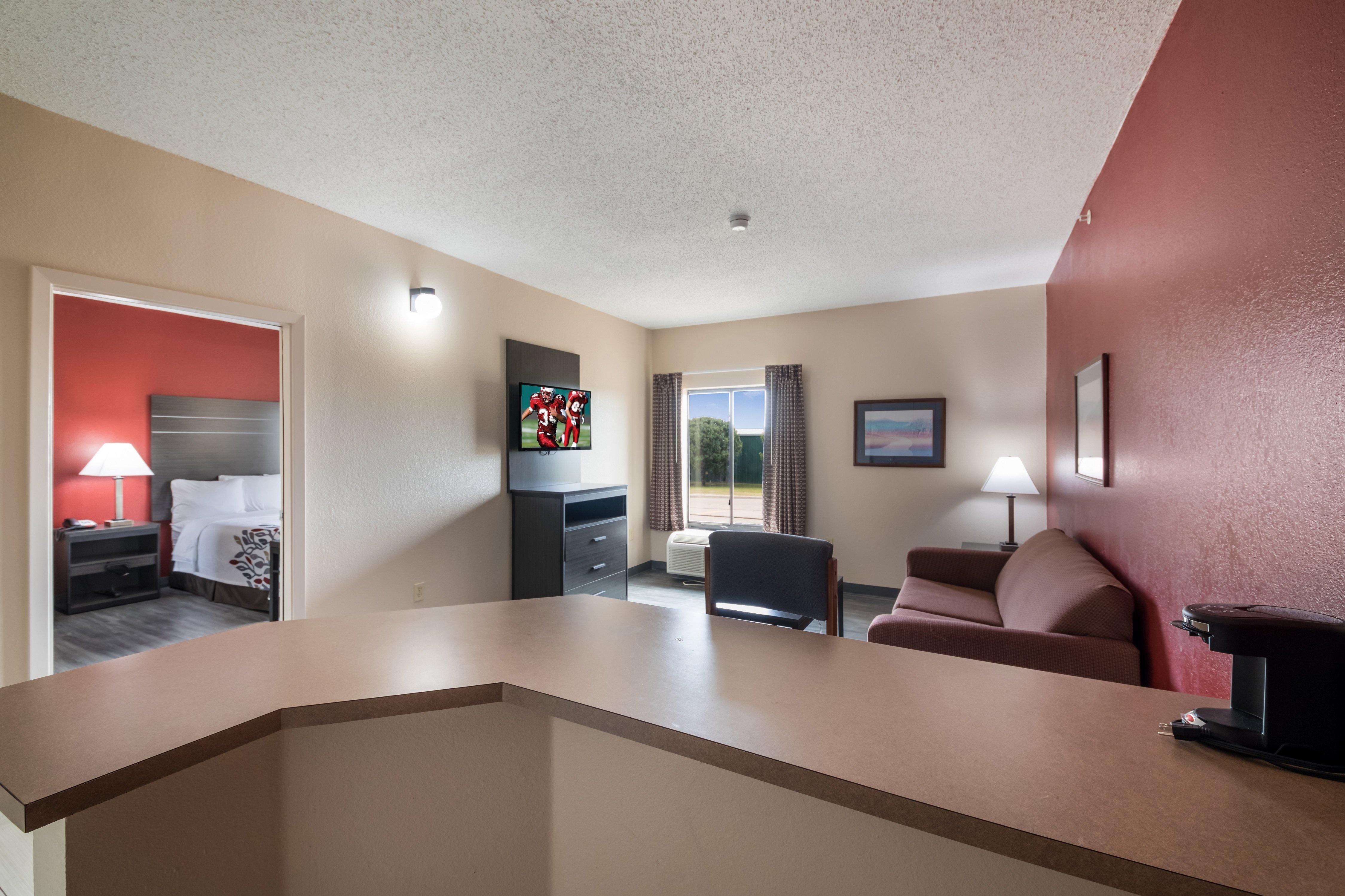Red Roof Inn & Suites Austin East - Manor Extérieur photo