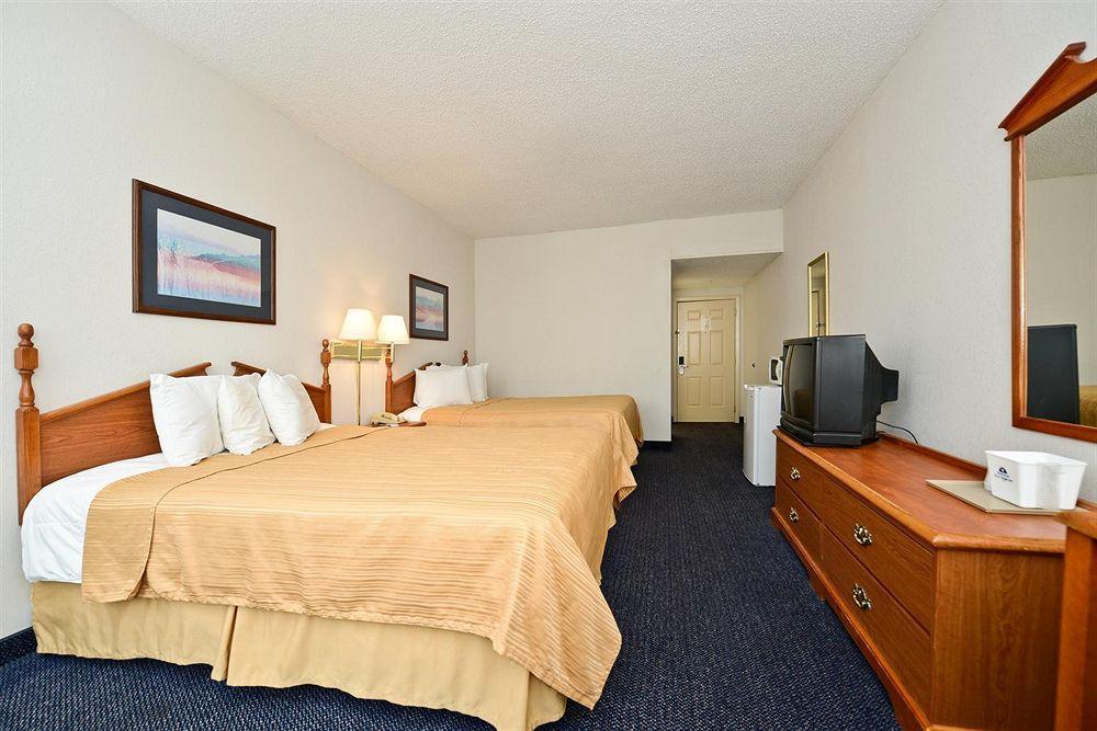 Red Roof Inn & Suites Austin East - Manor Chambre photo