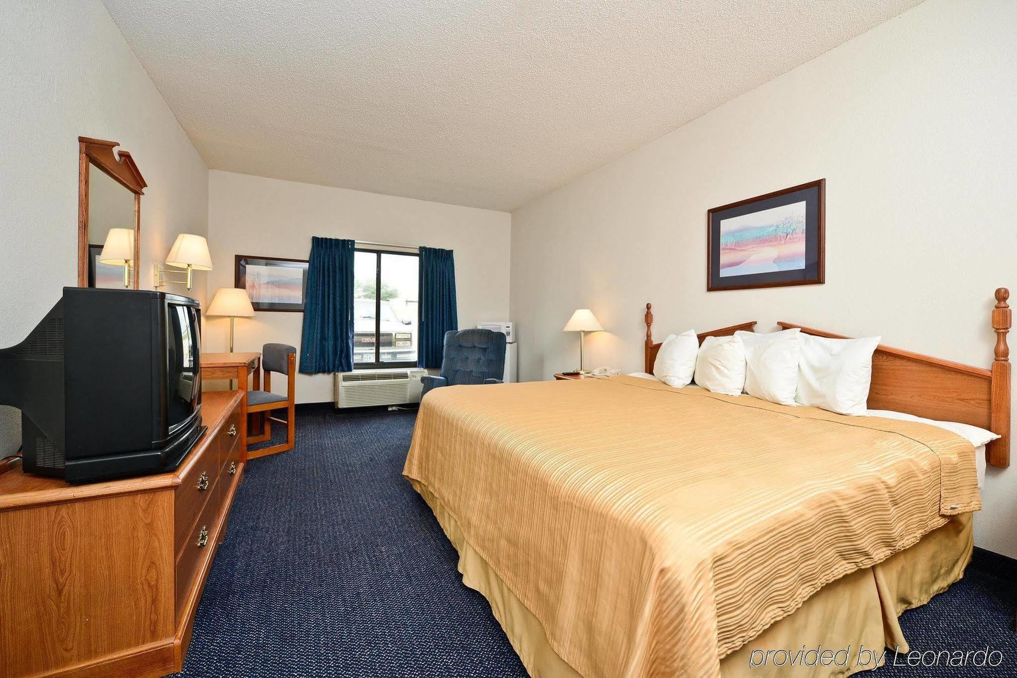 Red Roof Inn & Suites Austin East - Manor Chambre photo
